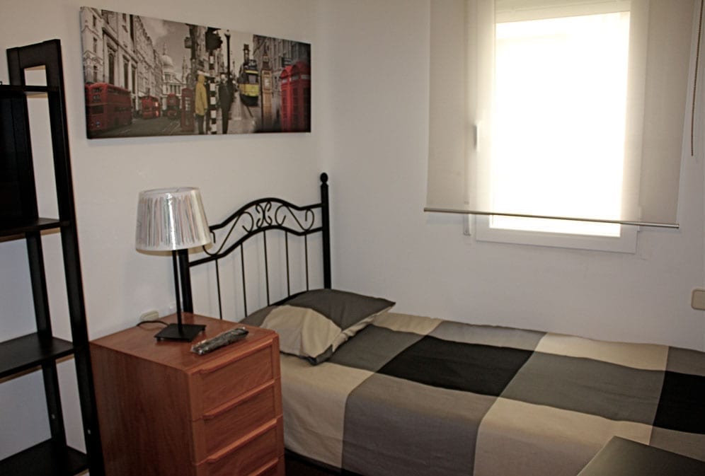 room. 01 Student Apartment Ronda de Segovia 13